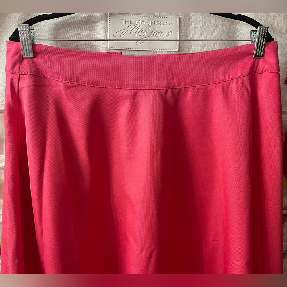 NWT Unique Vintage 1950s
Hot Pink High Waist
Vivian Swing Skirt - Picture 9 of 13